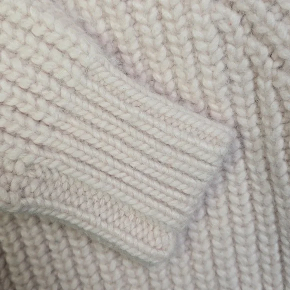 J. Crew Soft Pink Chunki Turtleneck  Sweater  Wool/ Alpaca Blend Size M. - Picture 6 of 7